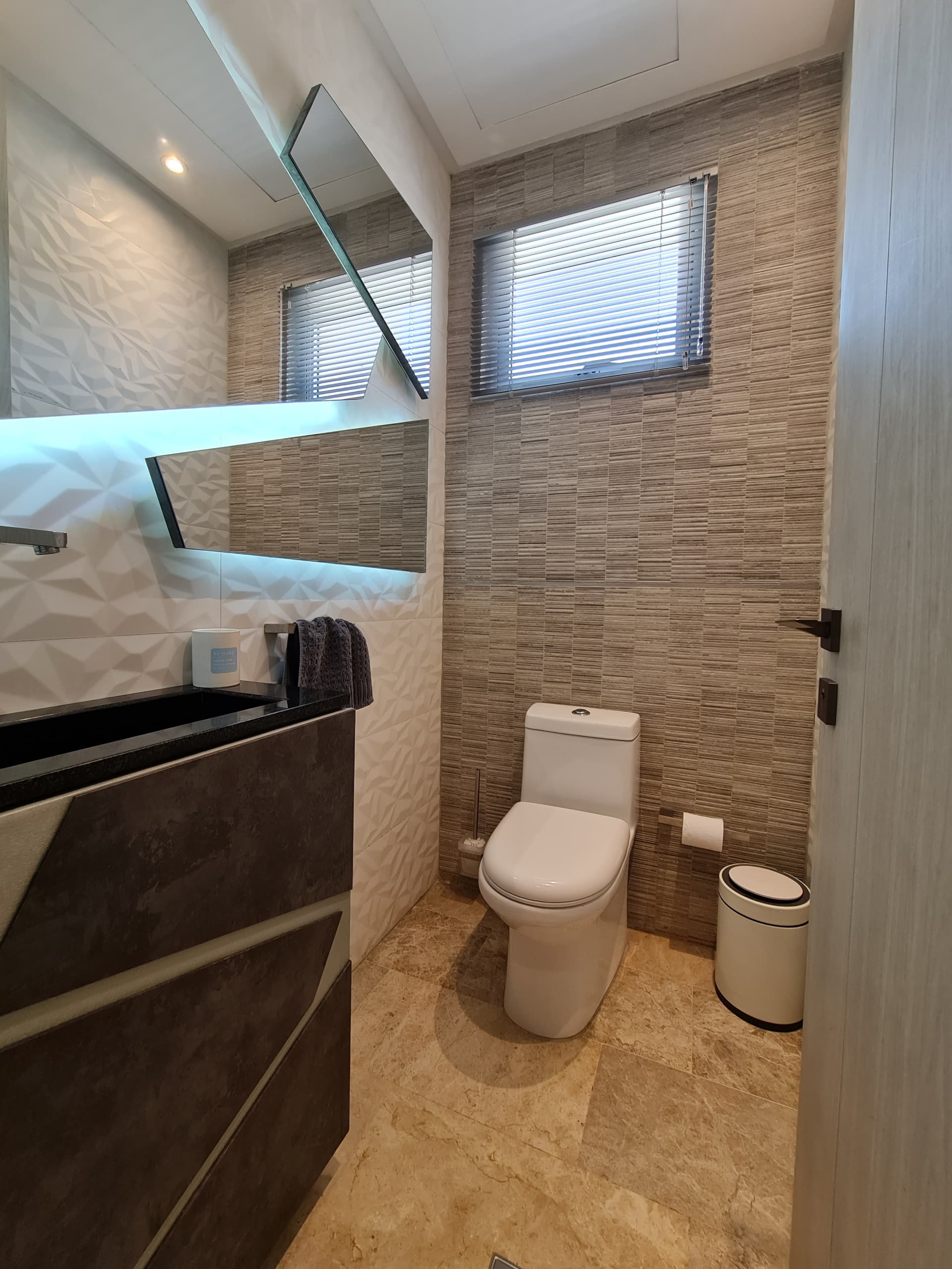 Semi-furnished Townhouse in Cumbres de Guataparo-Valencia